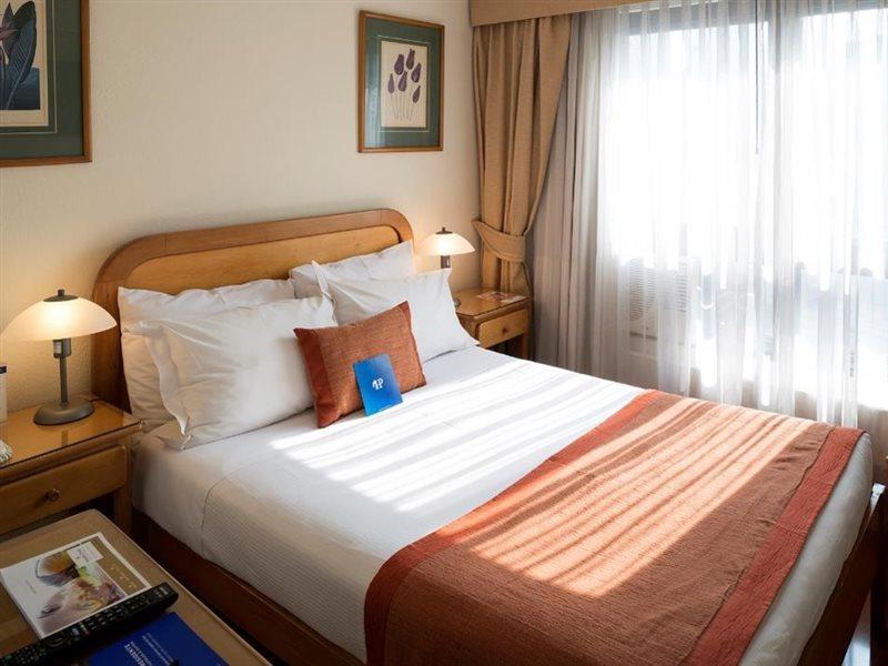 Hotel Presidente Santiago Luaran gambar