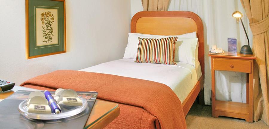 Hotel Presidente Santiago Luaran gambar