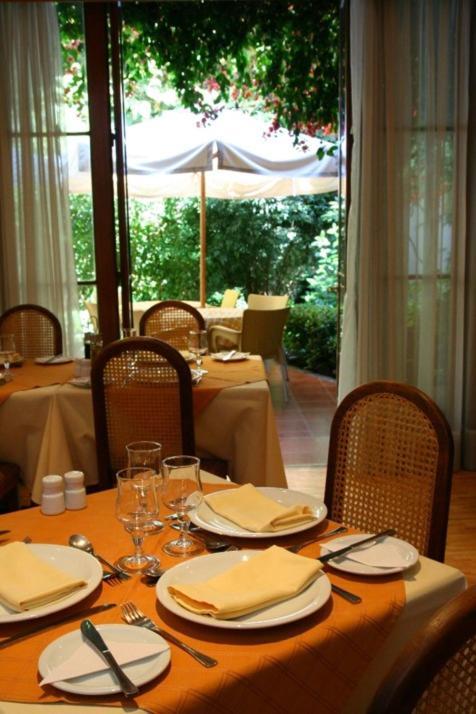Hotel Presidente Santiago Luaran gambar