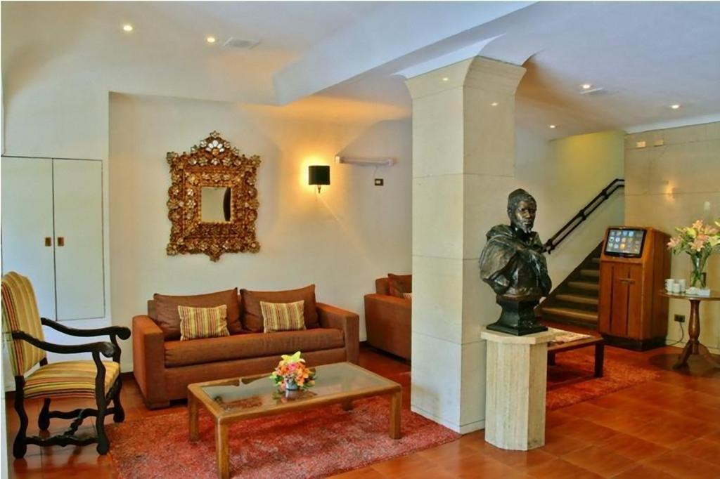 Hotel Presidente Santiago Luaran gambar